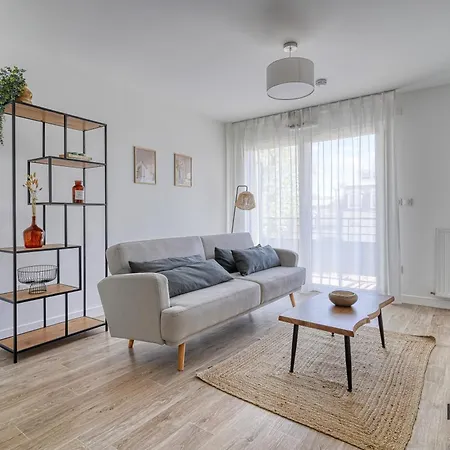 Apartament 2 Pieces Cosy Et Calme Avec Balcon - Proche Paris - 353c *