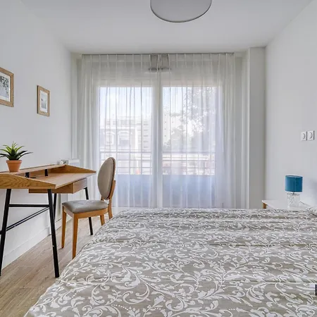 2 Pieces Cosy Et Calme Avec Balcon - Proche Paris - 353c Rueil-Malmaison